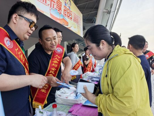20260525滨州市将社保卡服务送到赛场边30